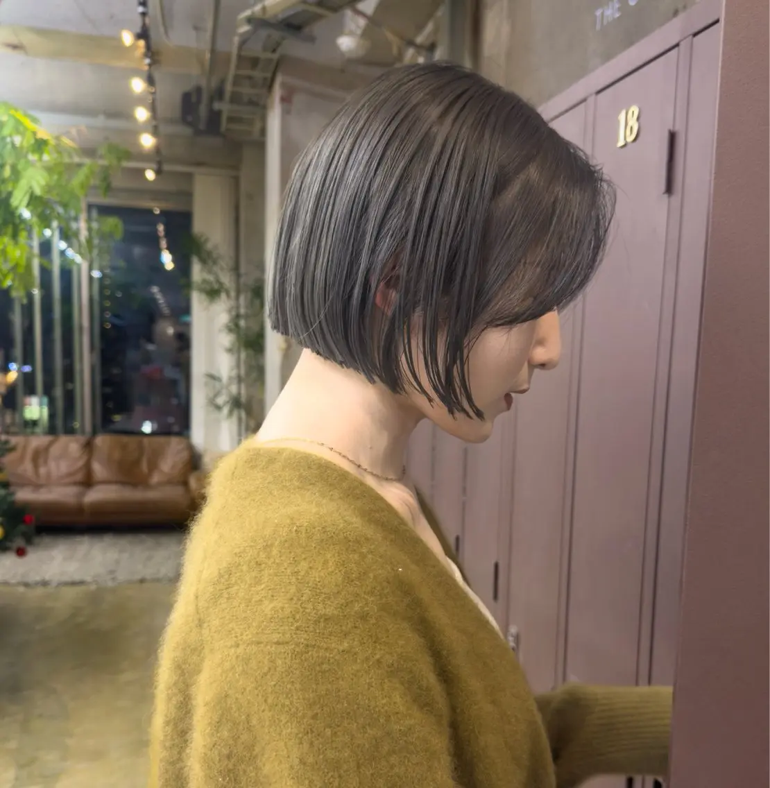 ミディアム カラー グレージュ オリーブグレージュ オリーブグレー ボブ 似合わせカット カット ヘアカラー 岡本康平/ボブ/ブリ ーチ/酸性ストレートのヘアスタイル