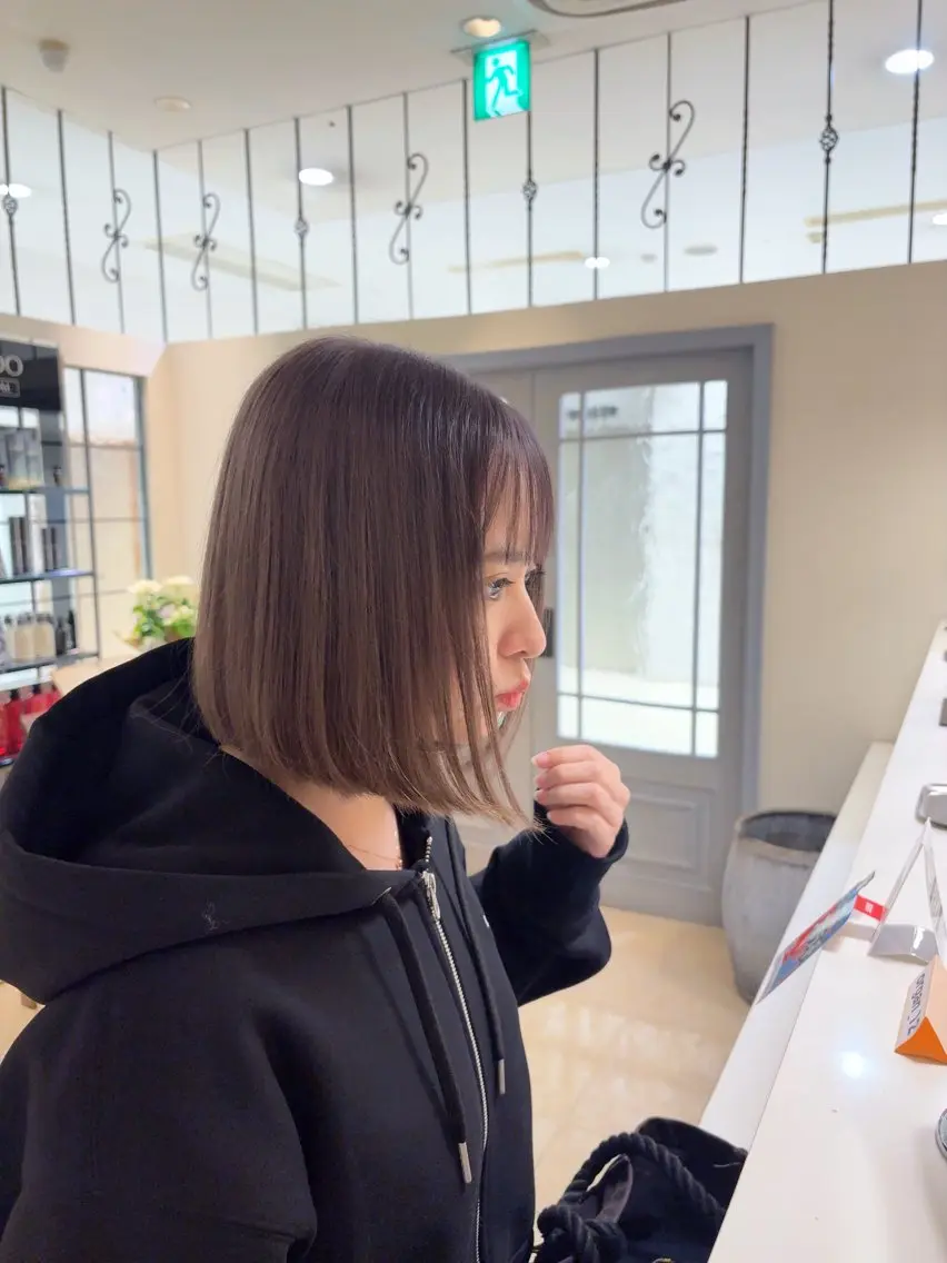 ショート ヘアカラー ✨艶髪／透明感カラー ミユ💜のヘアスタイル