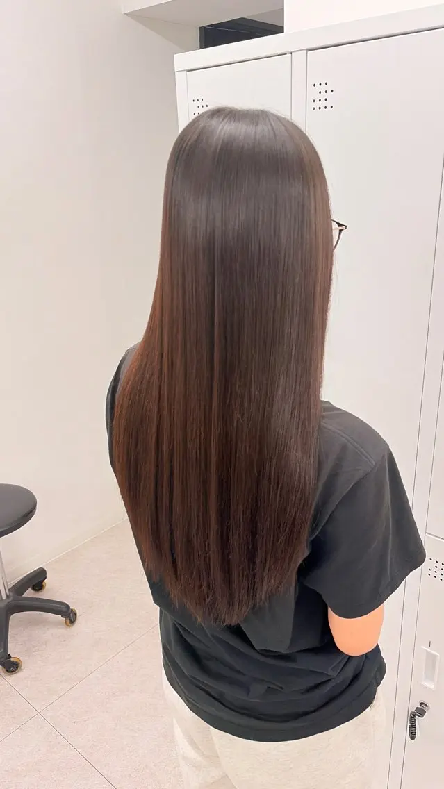ロング カラー パーマ ヘアアレンジ カット 縮毛矯正 トリートメント deseo 透明色艶カラーツバサのヘアスタイル