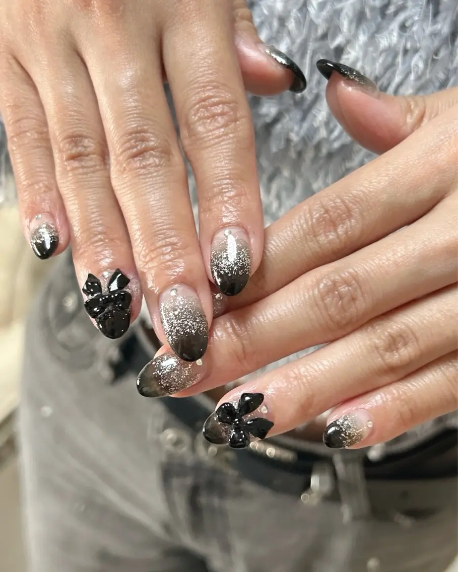 ネイル グラデーション ラメ(グリッター) シルバー ten nail salon　かえでのネイルデザイン