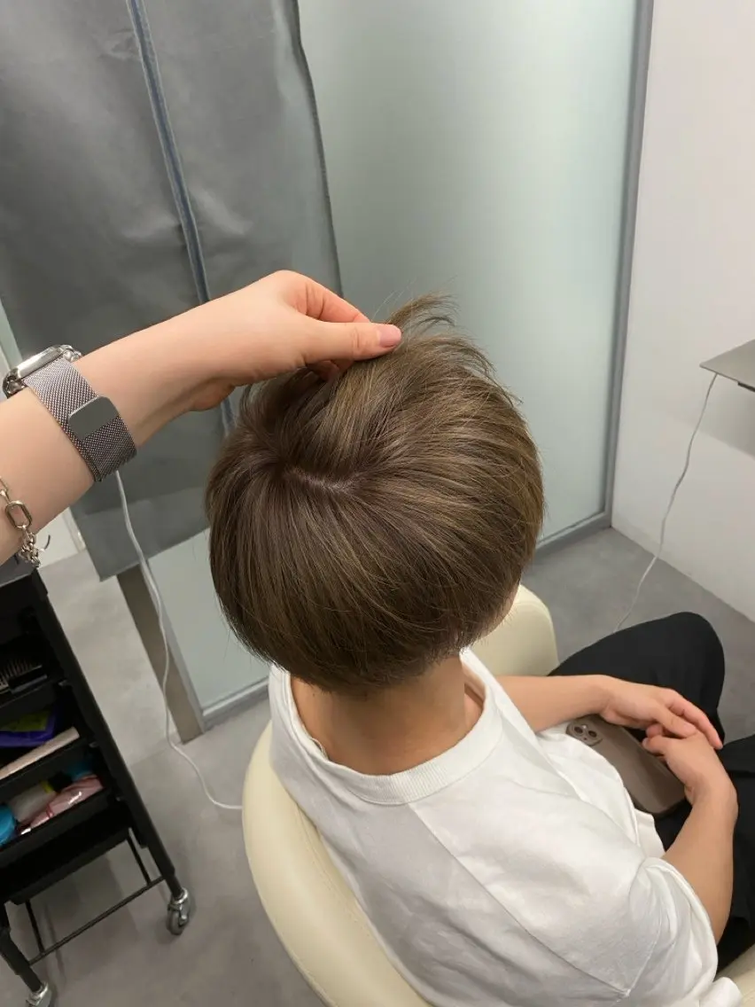 カラー メンズ メンズブリーチ メンズハイライト ブリーチ ハイライトカラー 江坂トレンド韓国風 髪質改善shinoのヘアスタイル