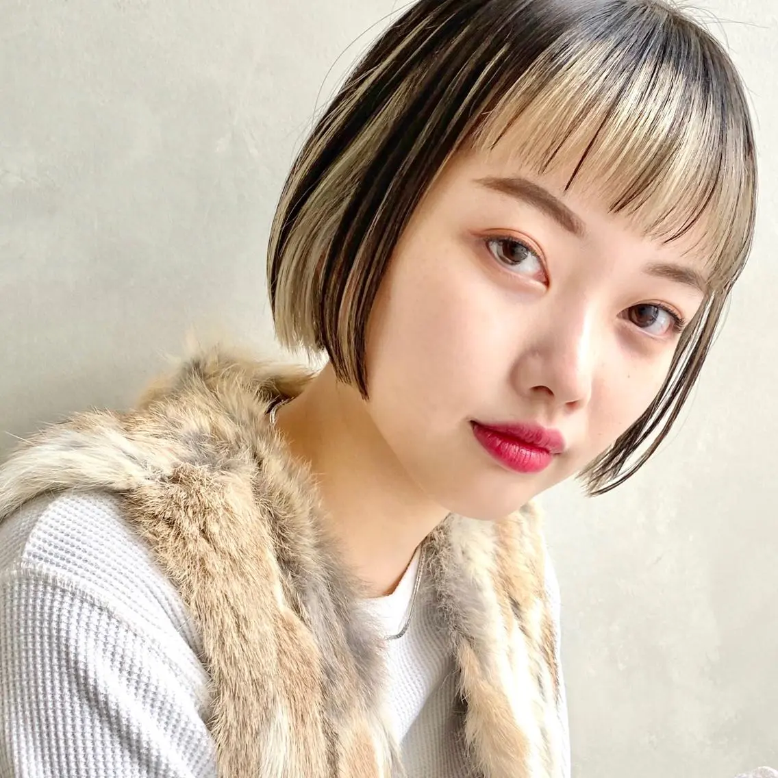 💛フェイスフレーミング💛顔周りブリーチ&全体カラー✨イヤリングカラーも⭕️の写真
