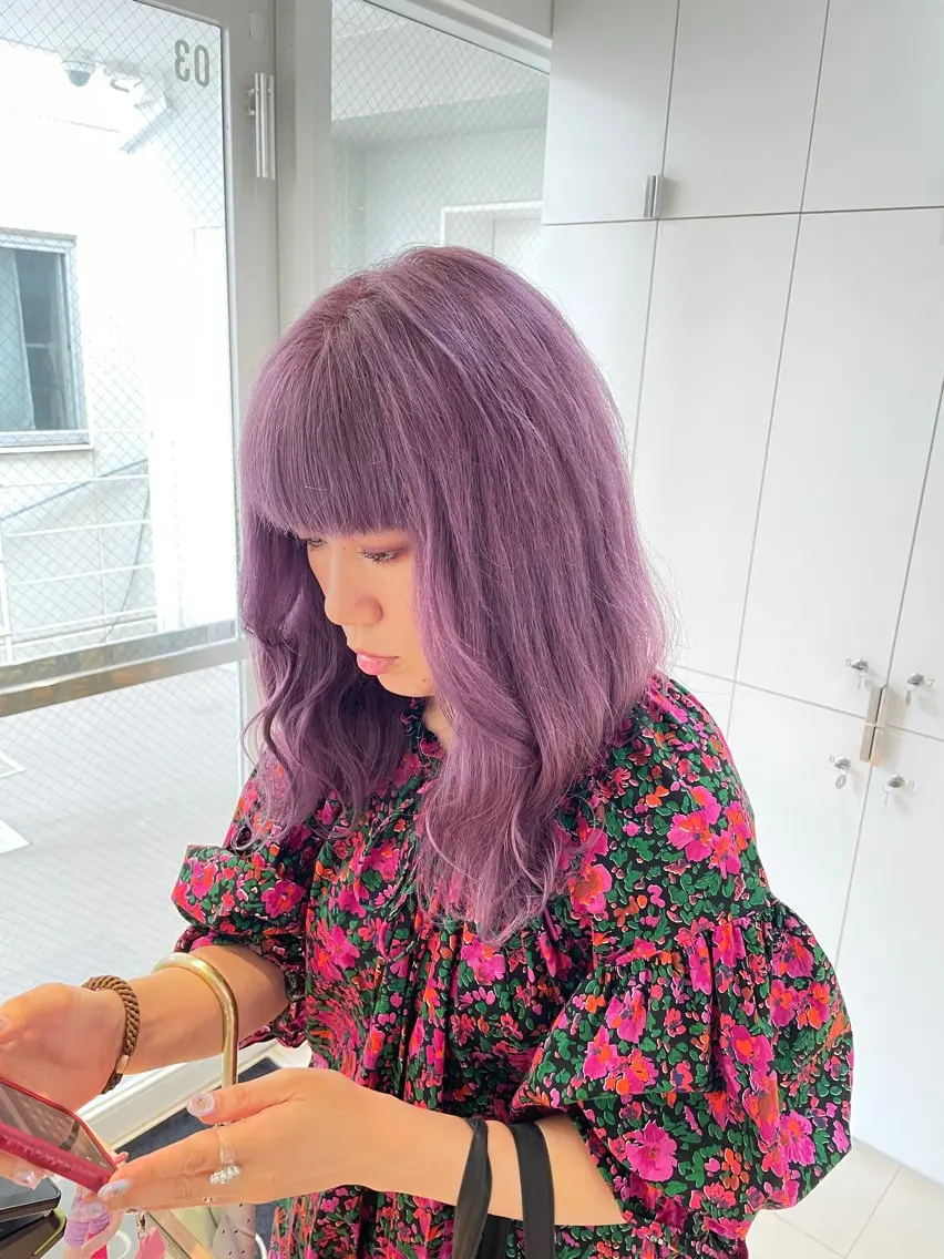 ロング カラー ヘアアレンジ ブリーチ ラベンダーカラー ピンクカラー ピンクラベンダー 縮毛矯正 ヘアカラー トリートメント ヘッドスパ ヘアセット 艶カラー✨縮毛矯正✨ 翁長孝輔のヘアスタイル