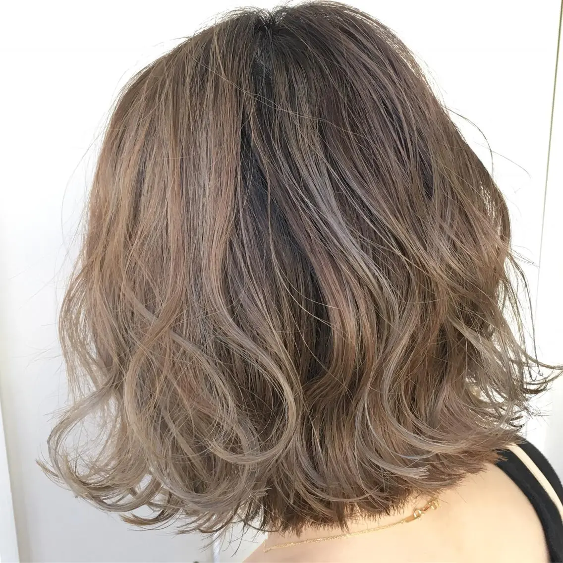ショート カラー ウルフ/デザイン/ 大阪/タカハシユウキのヘアスタイル