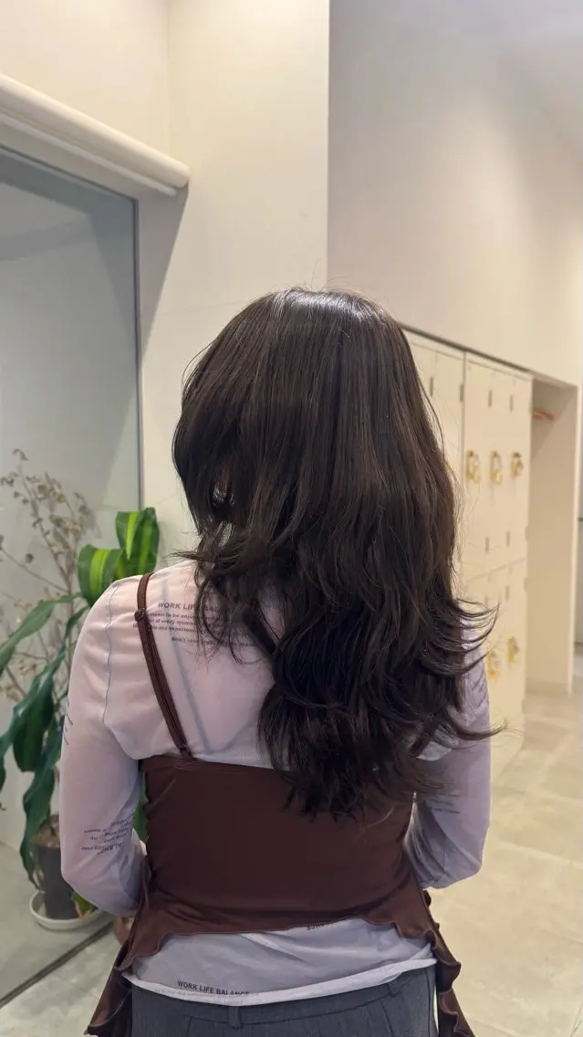 ミディアム カラー オリーブカラー ヘアカラー SARA高吉 華鈴のヘアスタイル