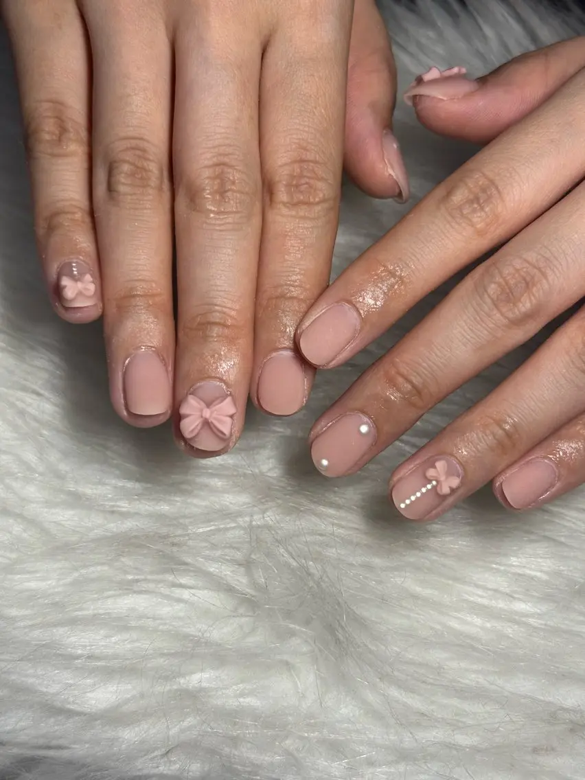 ネイル LAVISH 大和店 emi・:*+のネイルデザイン
