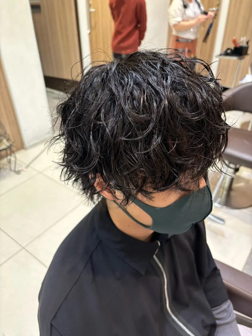 パーマ メンズ メンズパーマ 波巻きパーマ スパイラルパーマ カルマ・ニュアンス/ 縮毛/レイヤーaoiのヘアスタイル