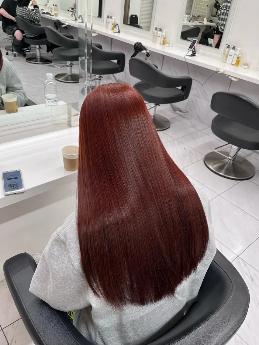 ♦️髪の悩みの解消に♦️カット+さら艶になれる縮毛矯正の写真