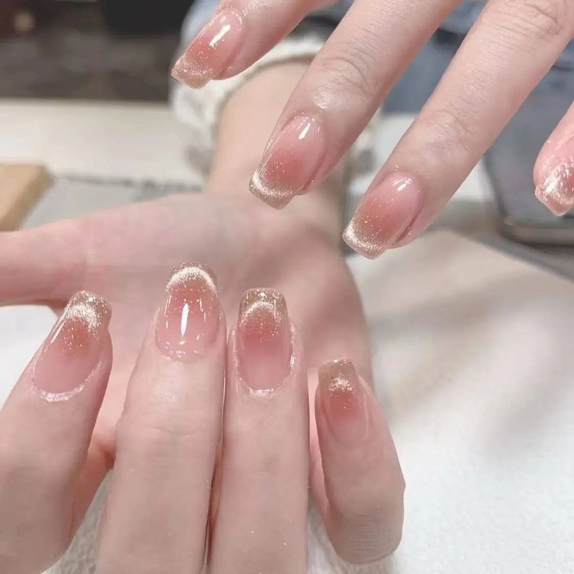美フォルム形成☺️チークネイル+マグネットフレンチの写真