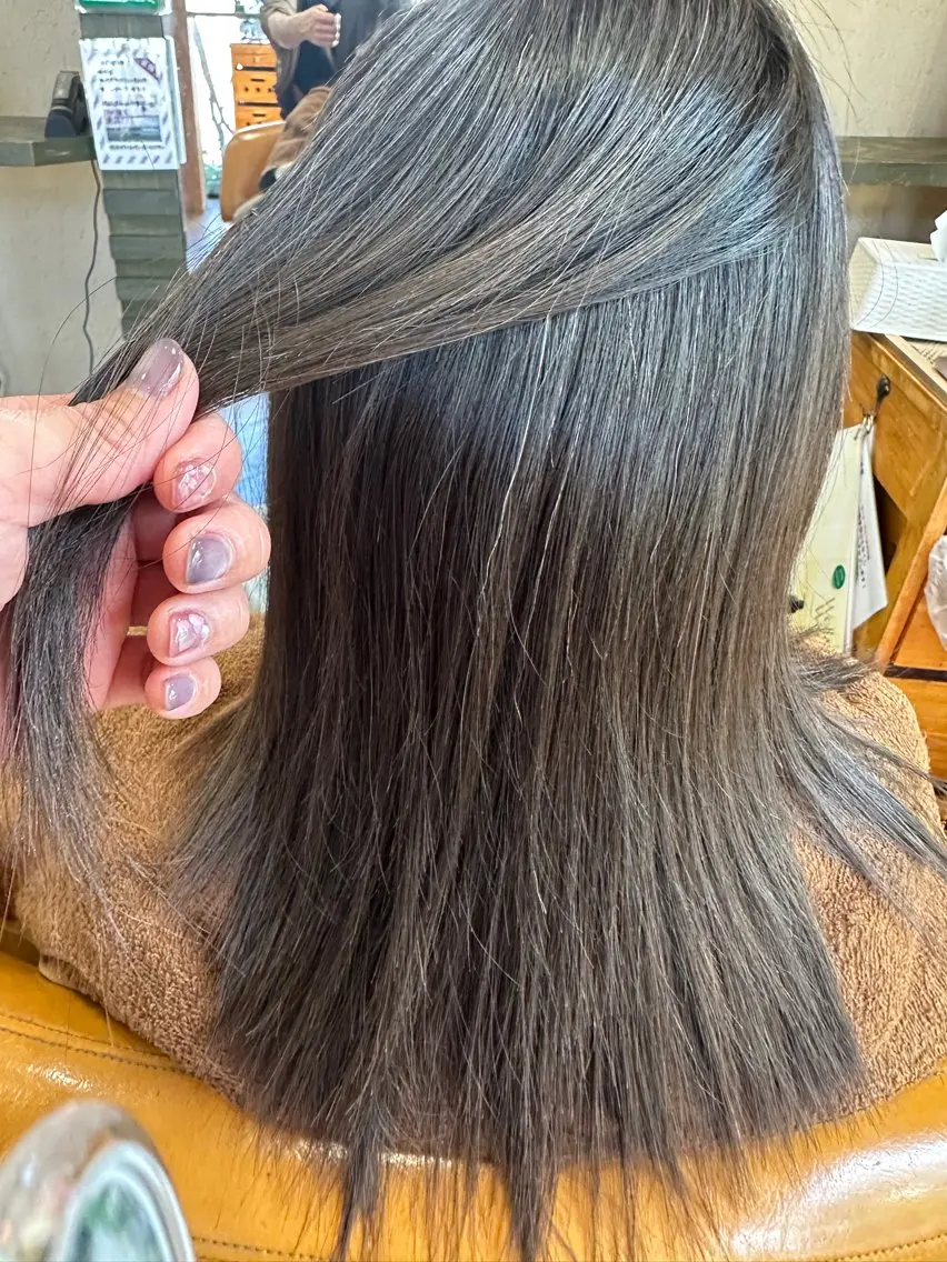 ロング 新田 甲のヘアスタイル