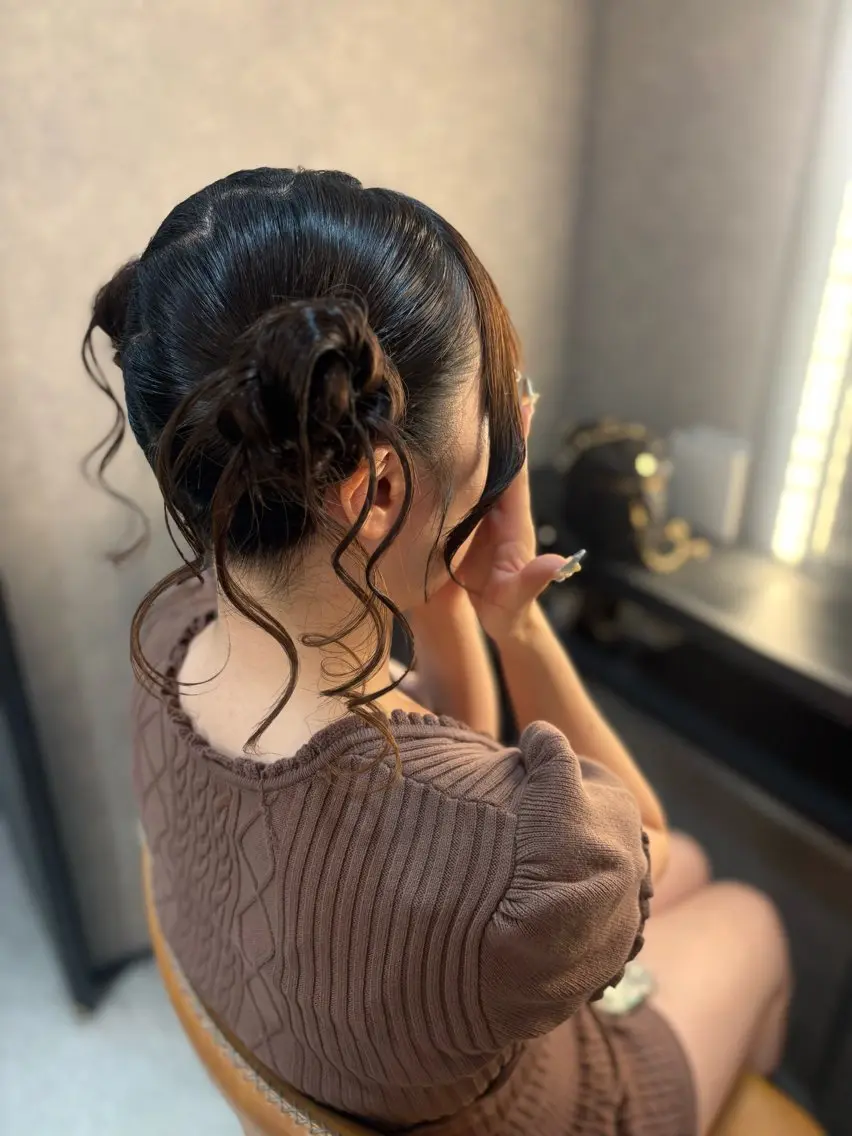 ロング ヘアアレンジ お団子ヘア ヘアメイク スーのその他イメージ