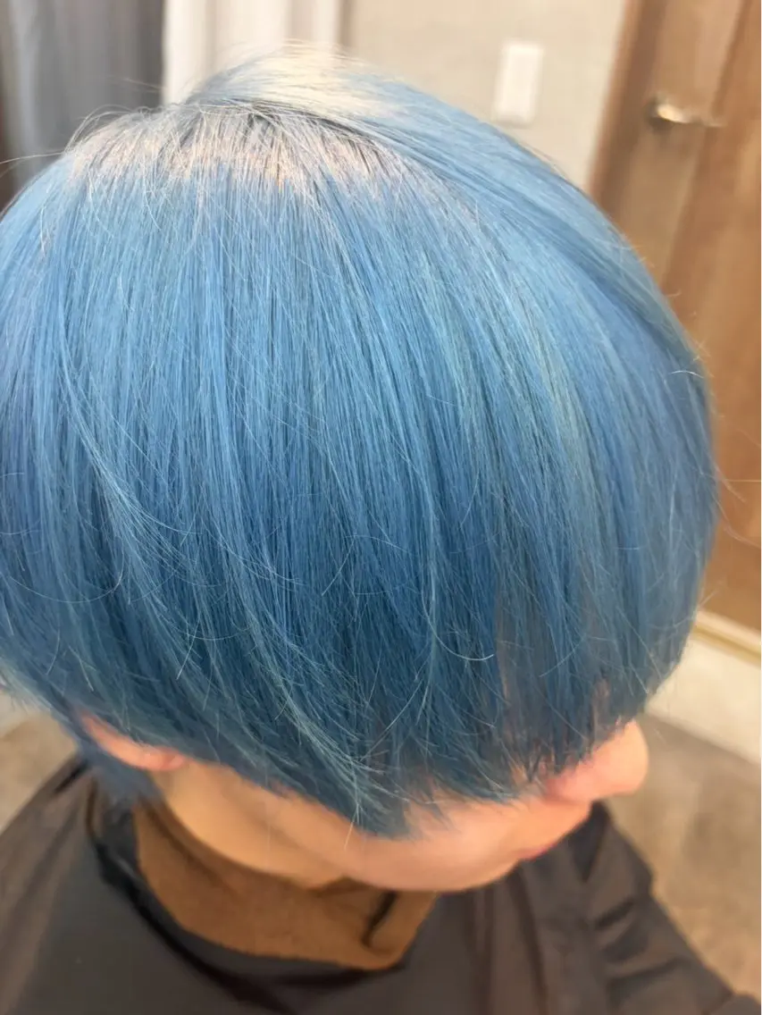 ショート ヘアカラー 飯田 雷晟のヘアスタイル