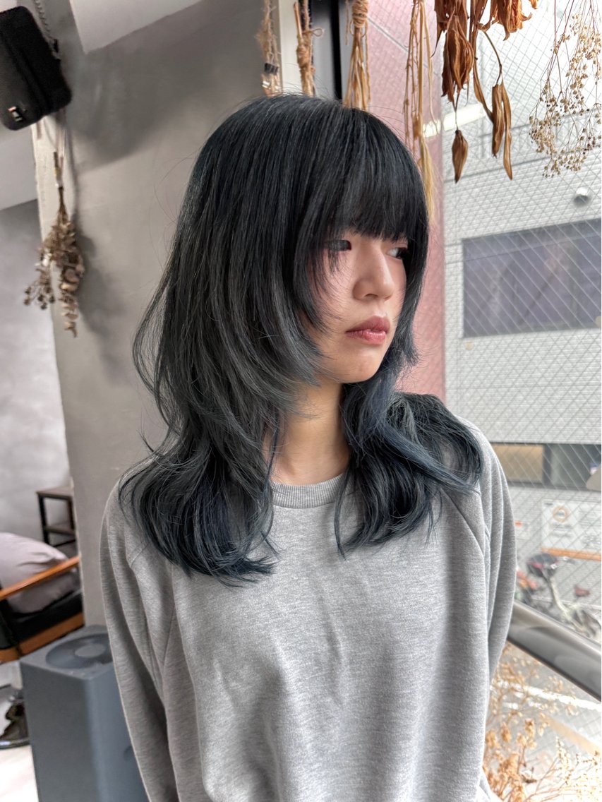 セミロング カラー カット ヘアカラー トリートメント ウルフ レイヤー パーマ🪐MANAのヘアスタイル
