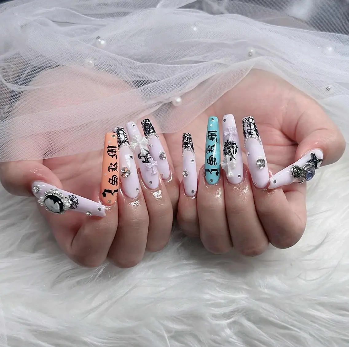 ネイル フレンチネイル ジェルネイル ハロウィン 韓国ネイル マグネットネイル ハンドネイル H.baby Nail Salonのネイルデザイン