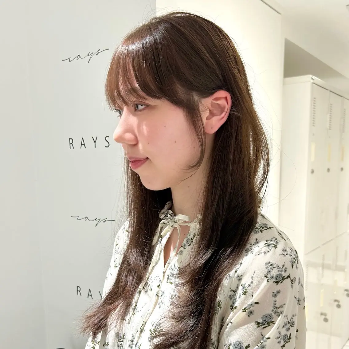 ロング カラー ロングレイヤー ベージュカラー オリーブベージュ レイヤーカット ロング カット ヘアカラー トリートメント ココナ./ 昭島/立川のヘアスタイル