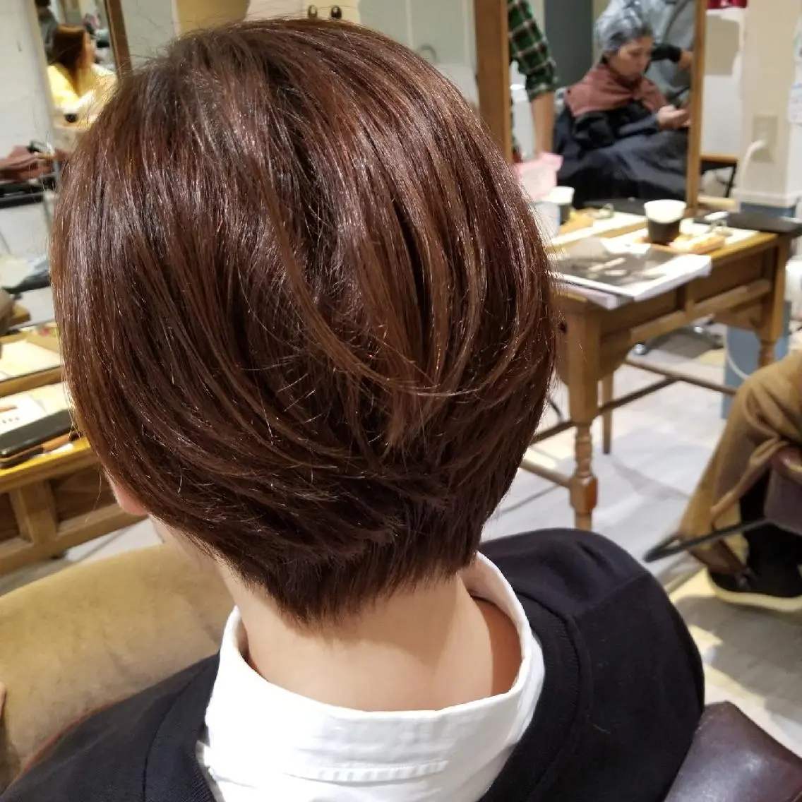 ショート カラー ブラウンカラー カット ヘアカラー SAKURA (サクラ)のヘアスタイル