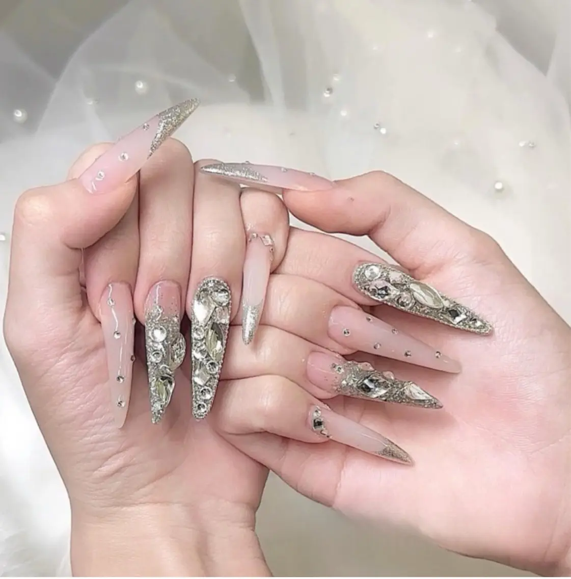 ネイル フレンチネイル キラキラネイル マグネットネイル ミラーネイル ニュアンスネイル ハンドネイル Tira Nailのネイルデザイン