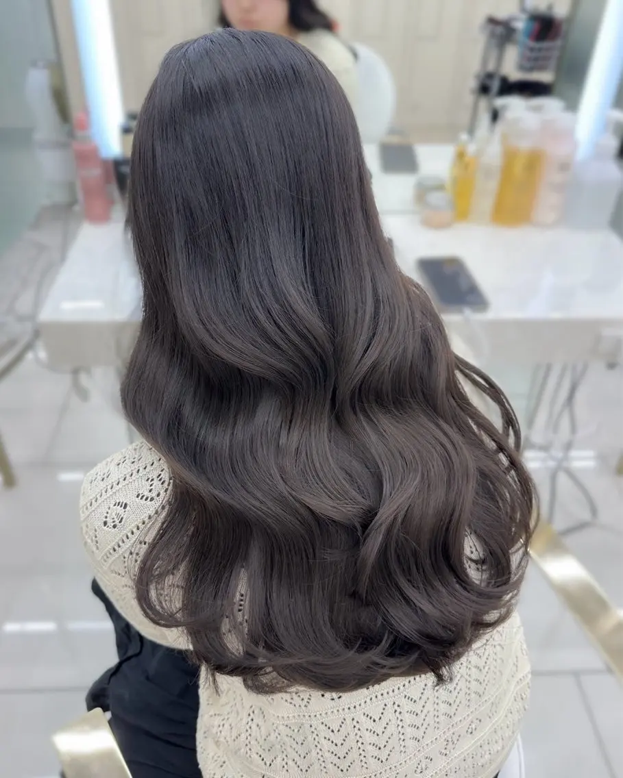 ロング カラー 透明感カラー グレージュ オリーブグレージュ オリーブグレー ミディアムカット/ COA銀座🐩マコのヘアスタイル