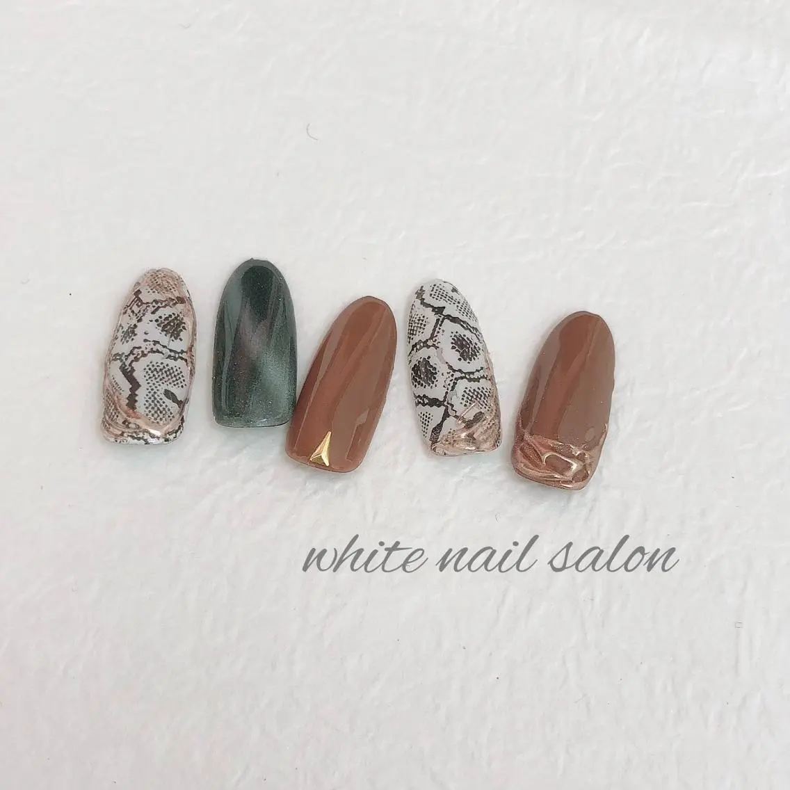 ネイル フットネイル ジェルネイル ハードジェル 持ち込み オフィスネイル white nail salonのネイルデザイン