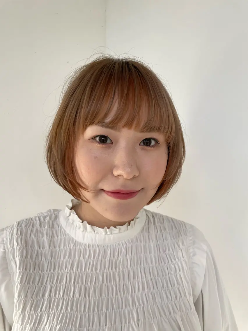 ショート カラー ベージュカラー オレンジ ボブ 顔まわりレイヤー 顔周りカット 小酒井 智洋のヘアスタイル
