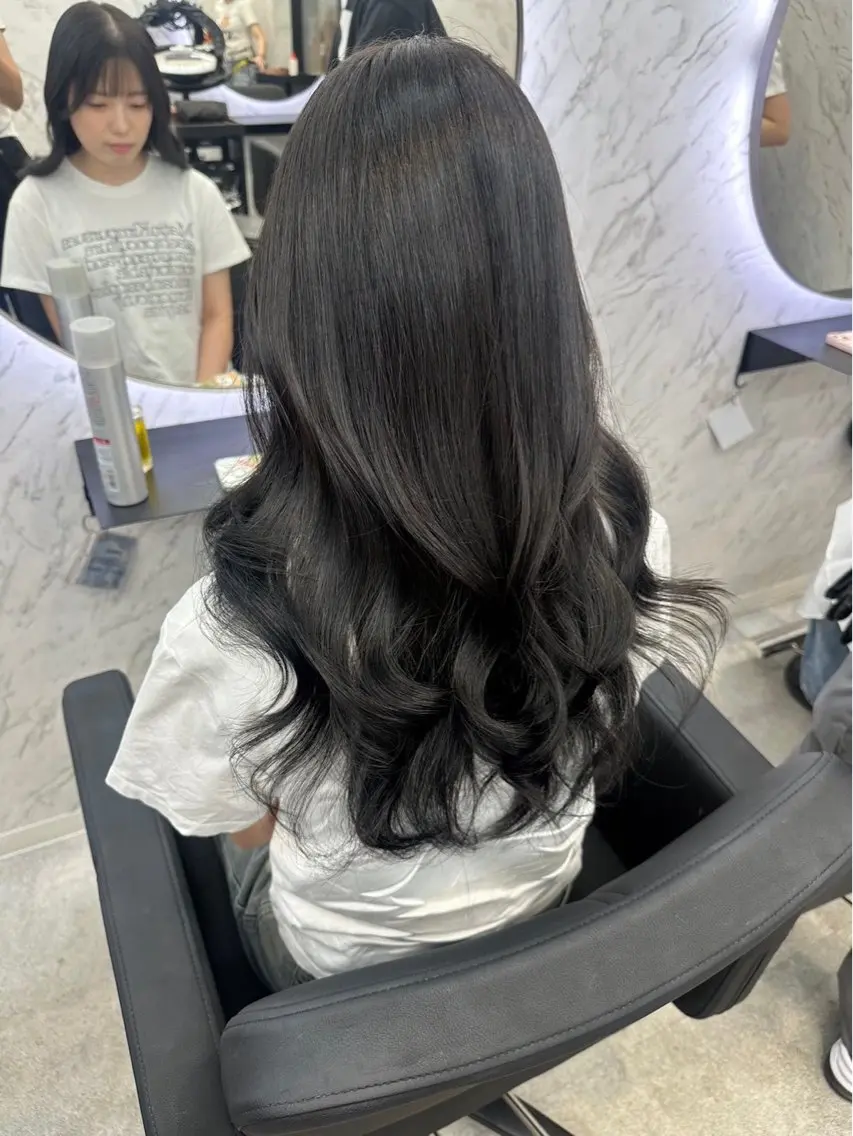 ロング カラー 黒髪 ヘアカラー トリートメント カット¥1100 ✂️MIUのヘアスタイル