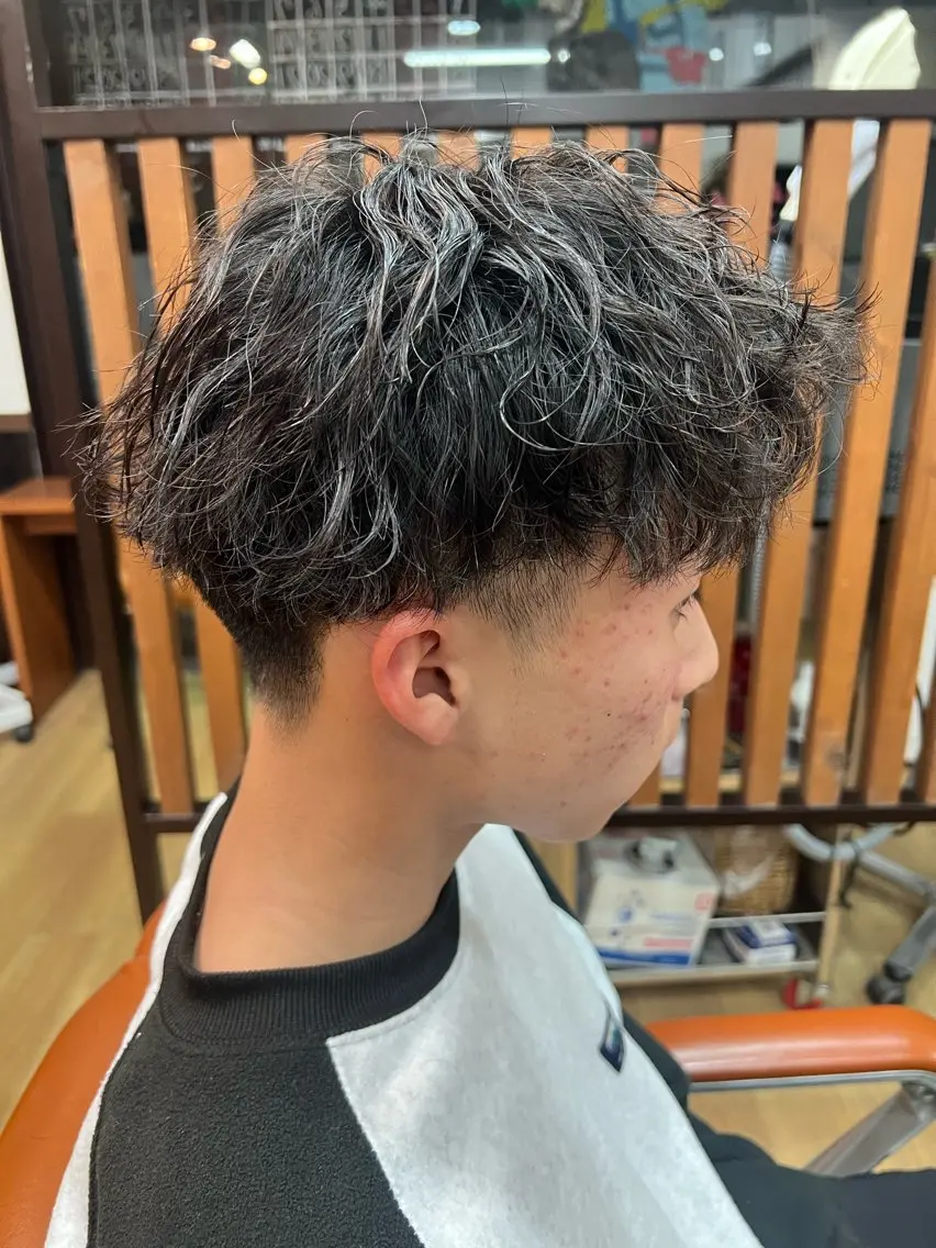 パーマ メンズ 渡邉 来伸のヘアスタイル