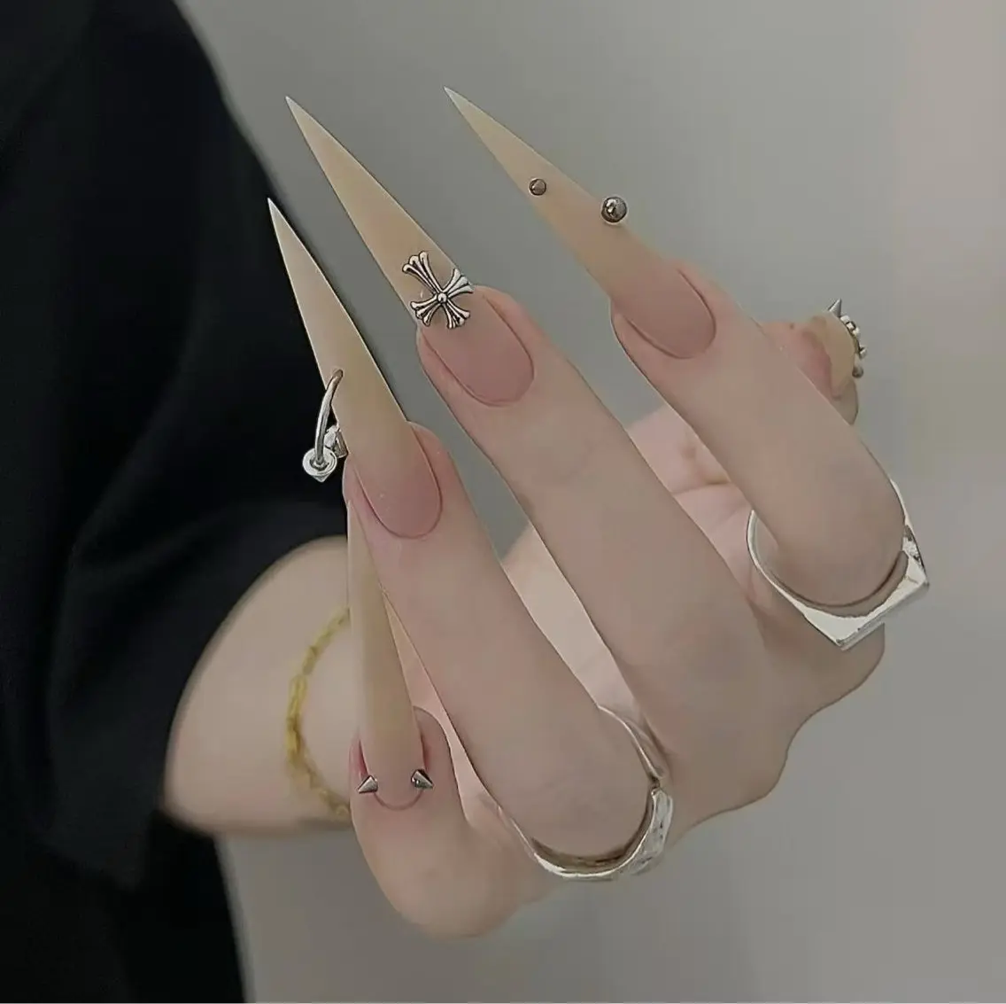 ネイル オーロラネイル フラワーネイル フットネイル フレンチネイル ジェルネイル ハンドネイル BabyYouMi nailのネイルデザイン
