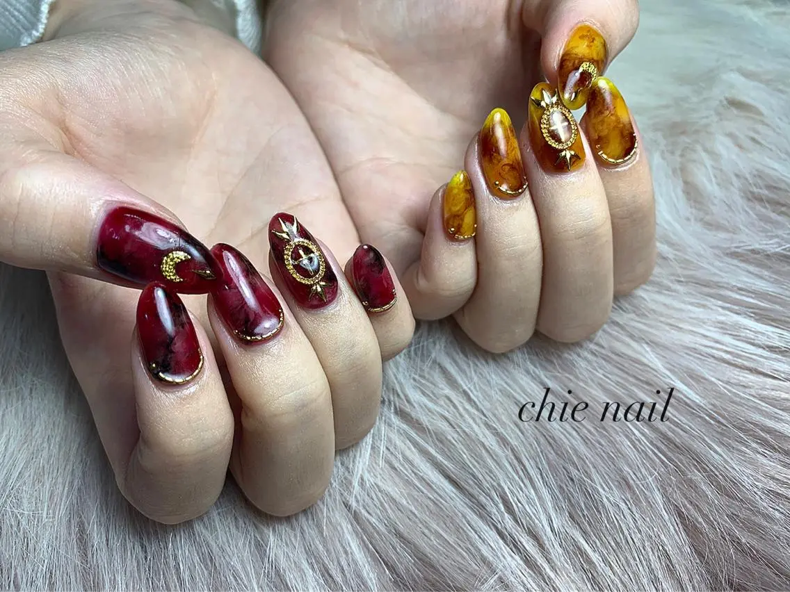 ネイル べっ甲ネイル ボルドー 黄色 森ノ宮❤︎ chieのネイルデザイン