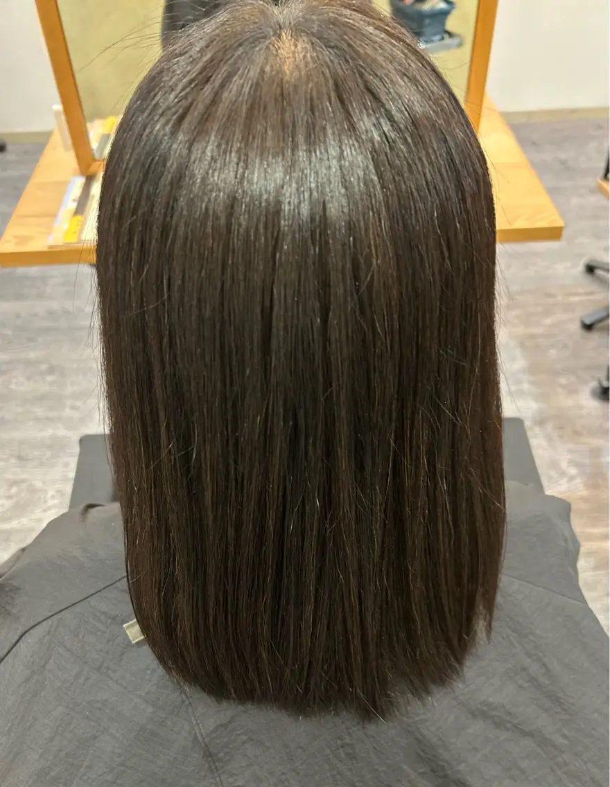 ワンレングスカット＋シャンプーの写真
