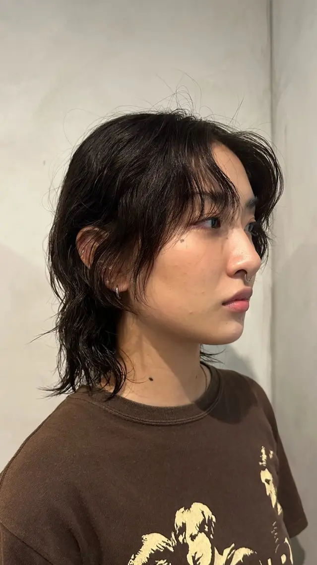 ミディアム パーマ ミディアムパーマ くせ毛 レイヤーカット ウルフカット ニュアンスパーマ Yuki☺︎パーマ レイヤーカットのヘアスタイル