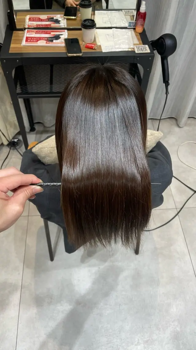 セミロング 縮毛矯正 いわどう はるかのヘアスタイル