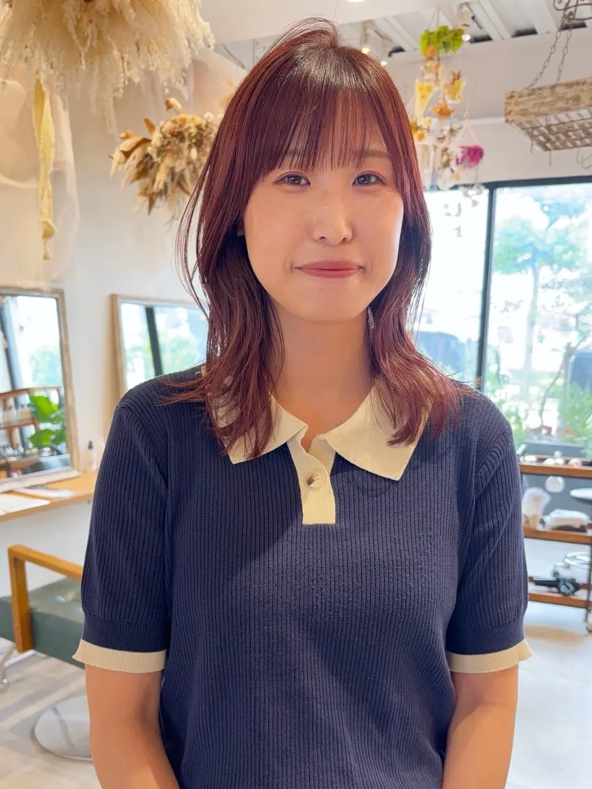 ミディアム カラー ミディアムレイヤー レイヤーカット 吉原 由菜のヘアスタイル