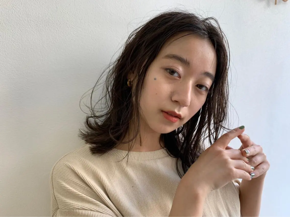 セミロング カラー パーマ ヘアアレンジ セミロングパーマ ダブルカラー グラデーションカラー ハイライトカラー イルミナカラー akari ♡のヘアスタイル