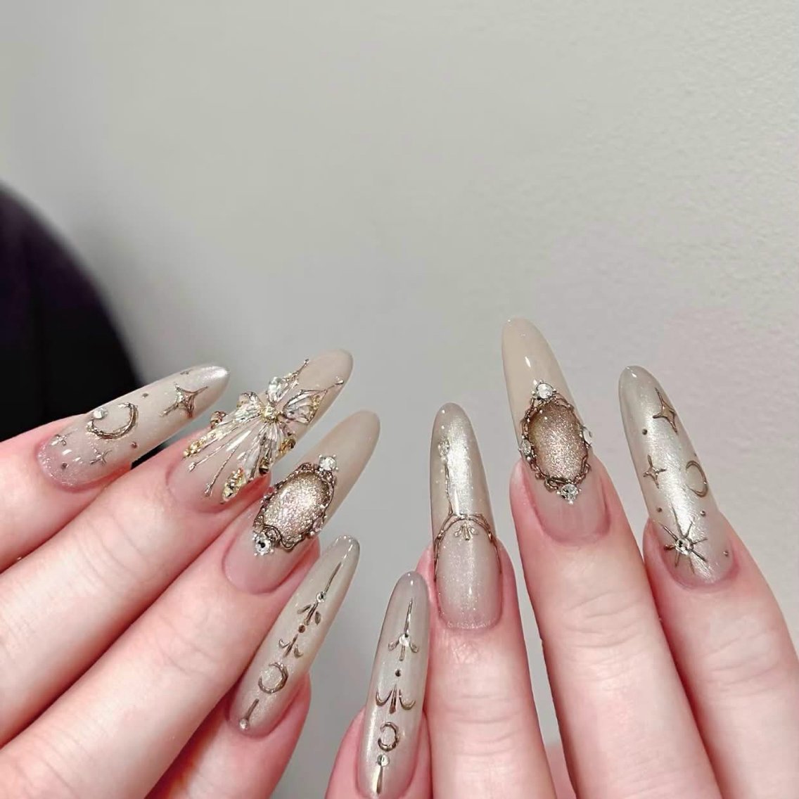 ネイル オーロラネイル 氷ネイル・うるうるネイル 韓国ネイル 水色 夏ネイル ハンドネイル キラキメ 博多nail💅のネイルデザイン