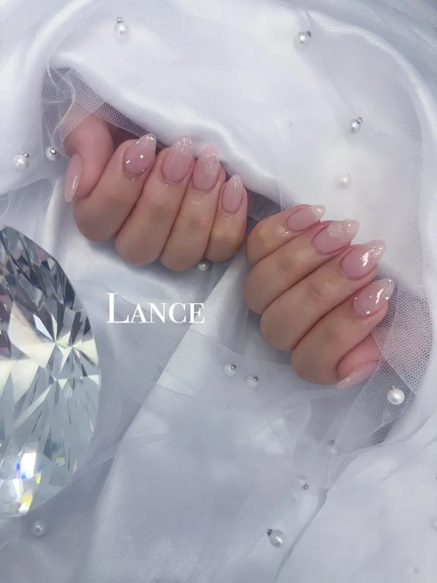 ネイル キラキラネイル 韓国ネイル 春ネイル ワンホンネイル ハンドネイル Lance nailのネイルデザイン
