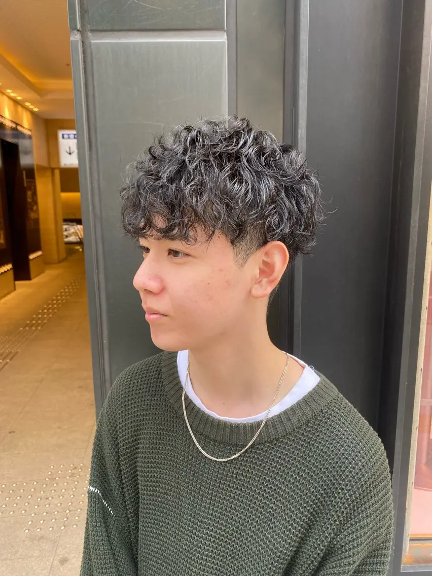 ショート カラー パーマ メンズ メンズパーマ カット パーマ トリートメント ヘアセット 新宿メンズパーマ ヨモギダのヘアスタイル