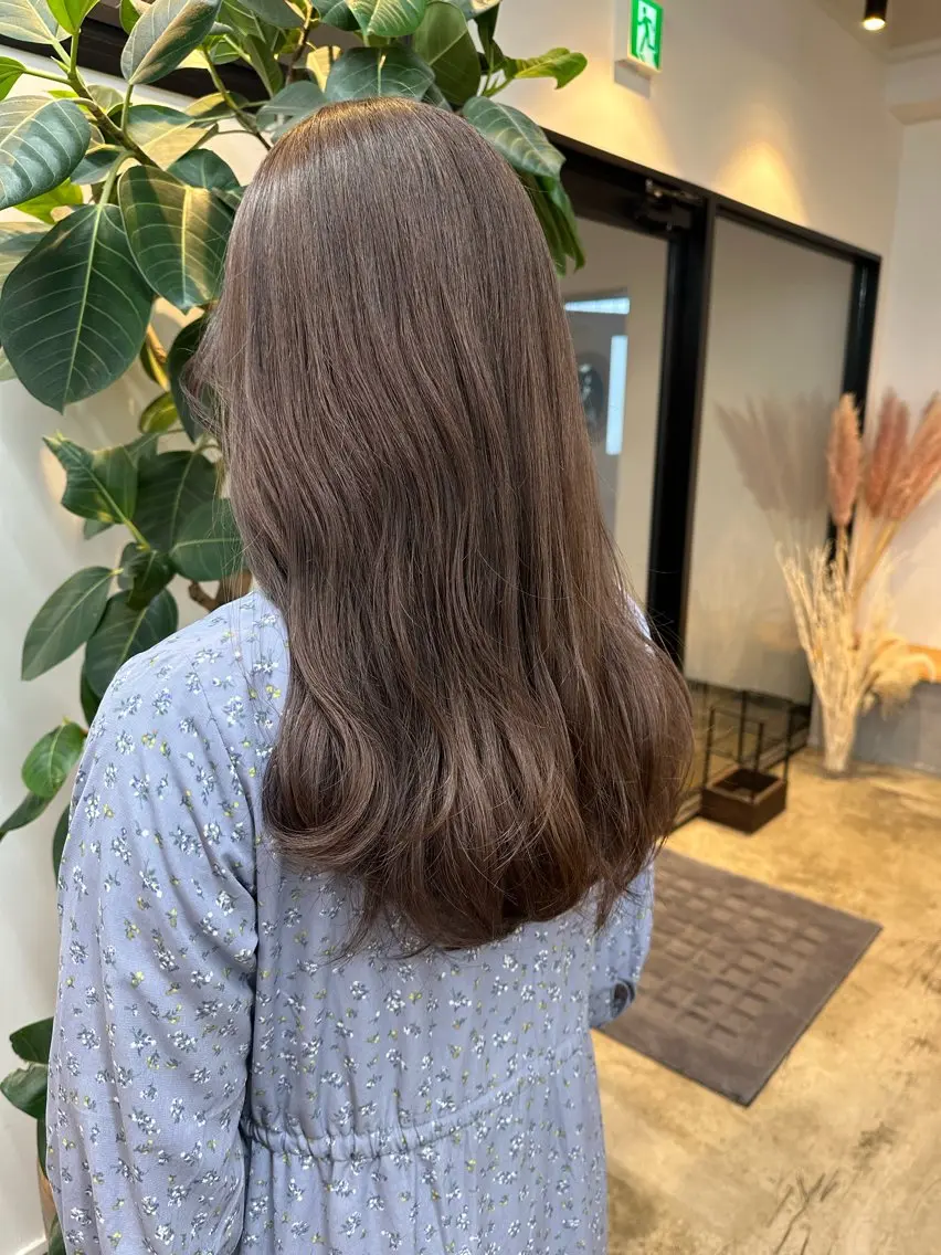 ミディアム カラー カット ヘアカラー トリートメント yuika .のヘアスタイル