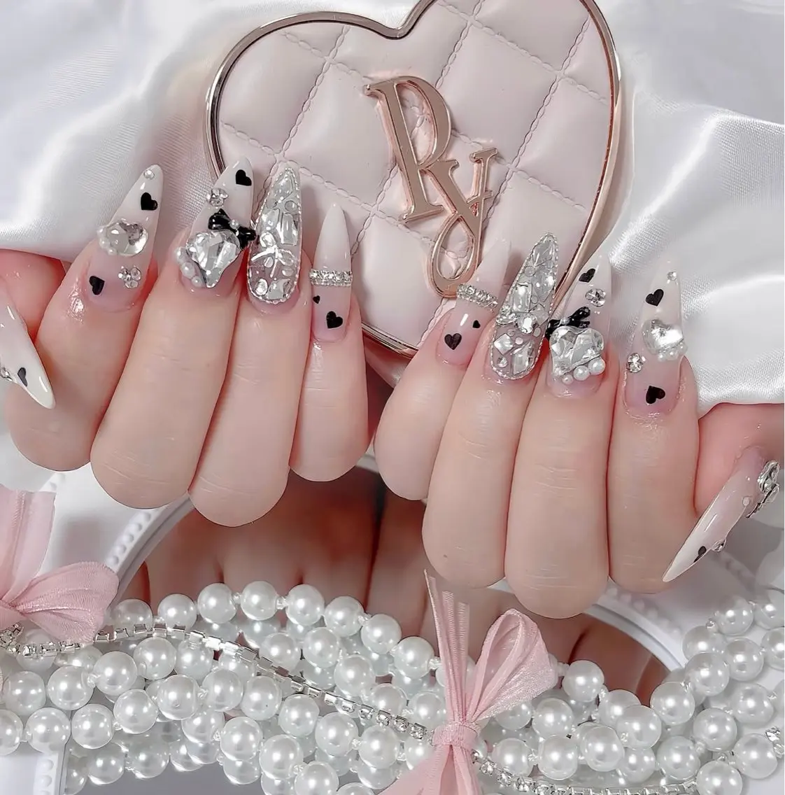 ロング 外国人風カラー 韓国風ヘア ハンドネイル E🌷nail 長さだし専門店のネイルデザイン
