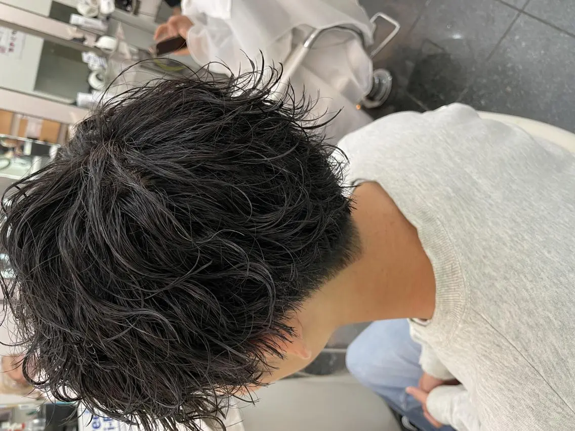 ショート パーマ メンズ カット パーマ 💇🏻‍♂️パーマ ニキ✨本田龍斗のヘアスタイル