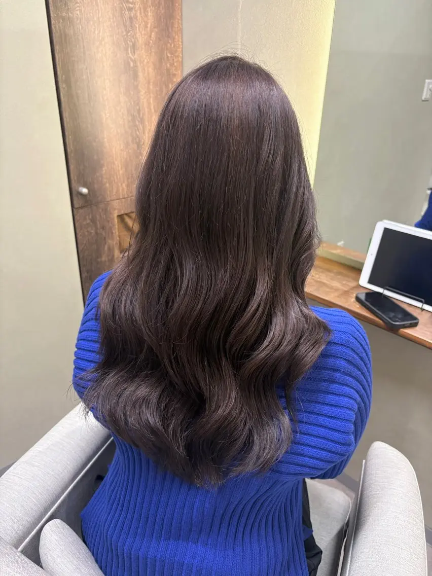 ロング アッシュ カット ヘアカラー 髪質改善カラー&TR 縮毛矯正/弱酸性矯正のヘアスタイル
