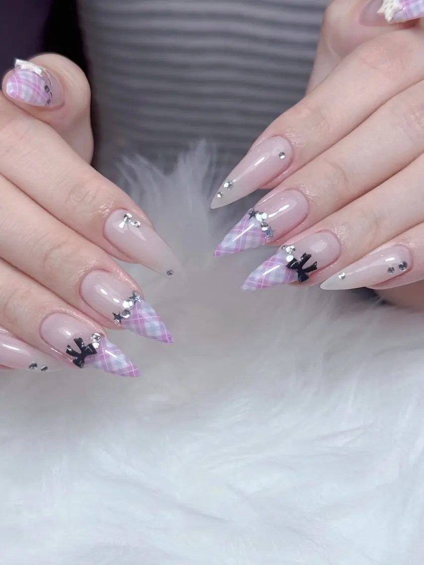 ネイル アートネイル ジェルネイル ニュアンスネイル シンプルネイル ネイルチップ ハンドネイル Lisa Nail Salonのネイルデザイン