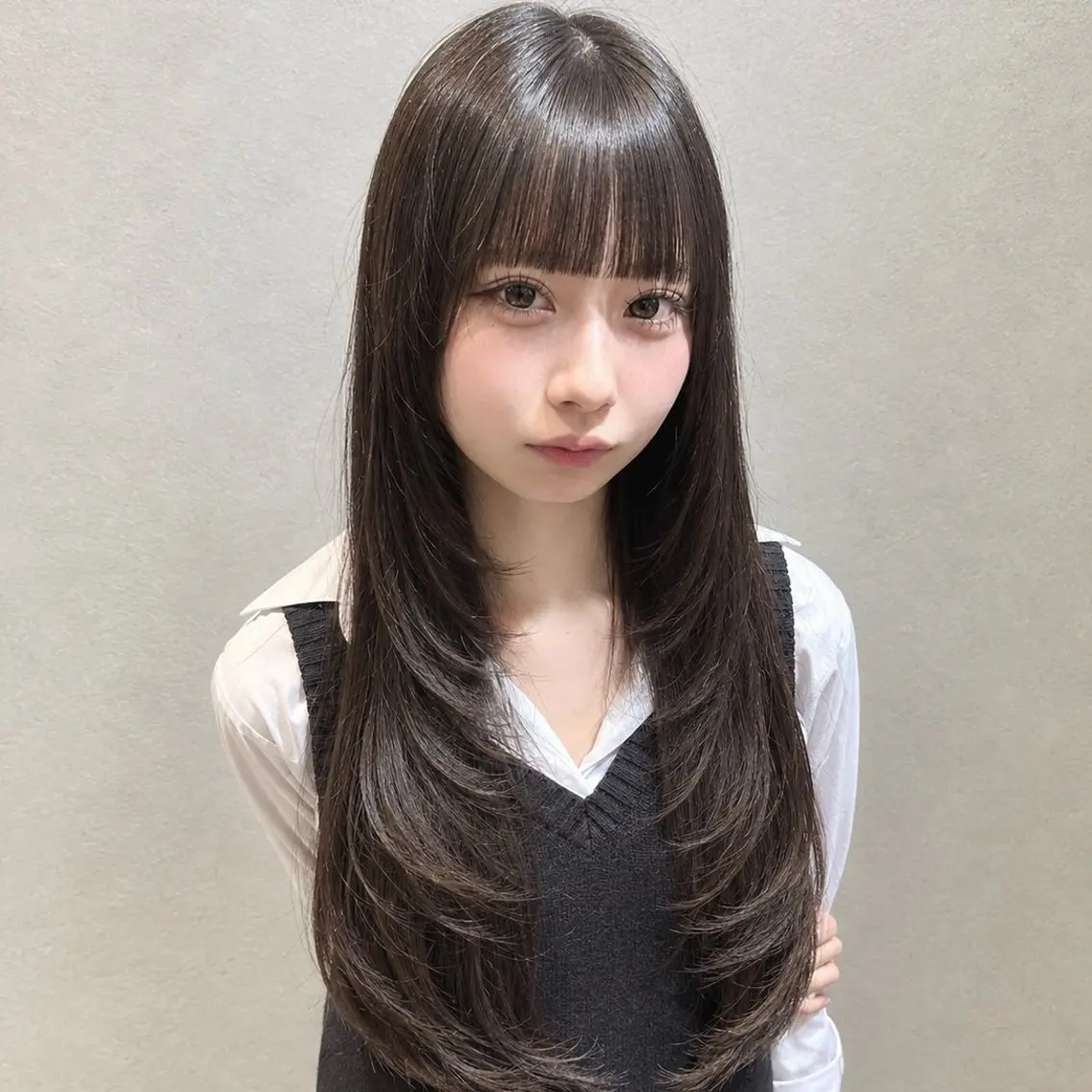 ロング ロングレイヤー レイヤーカット ロング 小顔カット カット ヘアカラー トリートメント レイヤーカット/透明 感カラー/遠藤惟斗のヘアスタイル