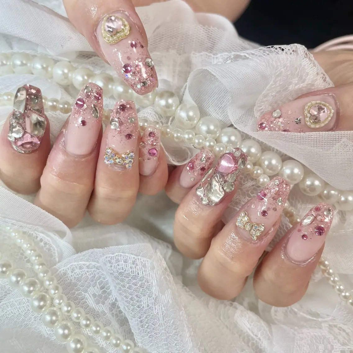 ネイル ガーリー キラキラネイル ハンドネイル 🎀AYAKO 🎀中韓ネイルのネイルデザイン