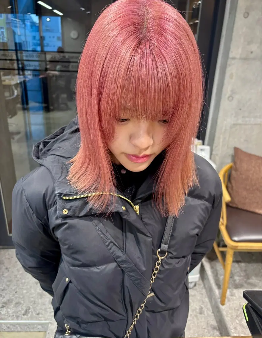 セミロング カラー その他 ブリーチカラーレイヤ ーカット🦋annaのヘアスタイル
