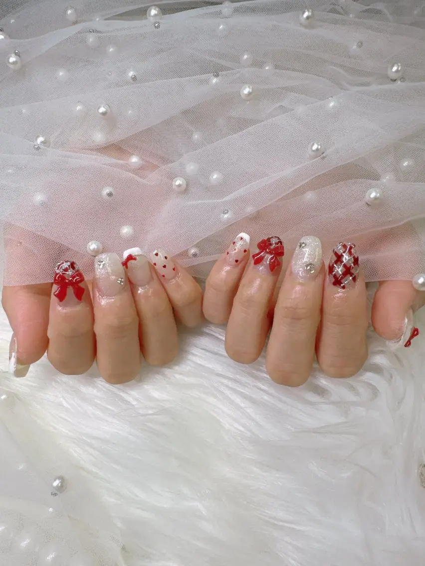 ネイル ジェルネイル キラキラネイル マグネットネイル ワンカラーネイル パラジェル ハンドネイル Queeens nailのネイルデザイン