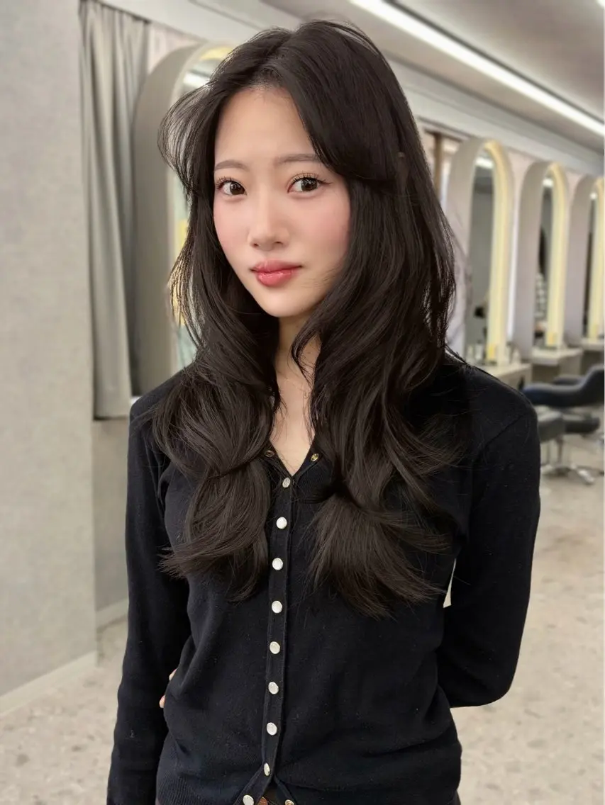 セミロング アッシュ 韓国風ヘア レイヤーカット 髙杉 心のヘアスタイル
