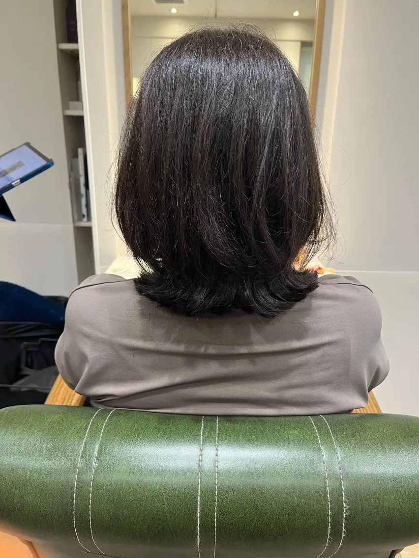 ミディアム 小鴨 美佳のヘアスタイル