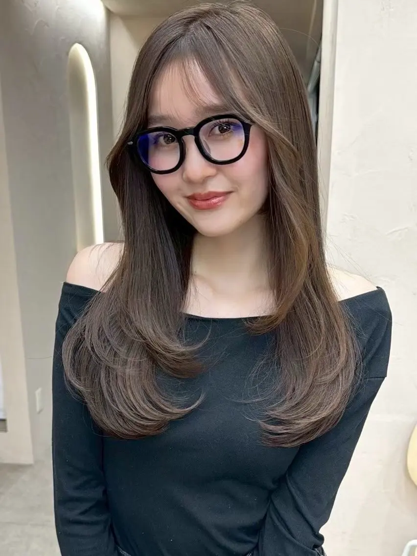 セミロング カット ヘアカラー 佐藤 菜穂のヘアスタイル