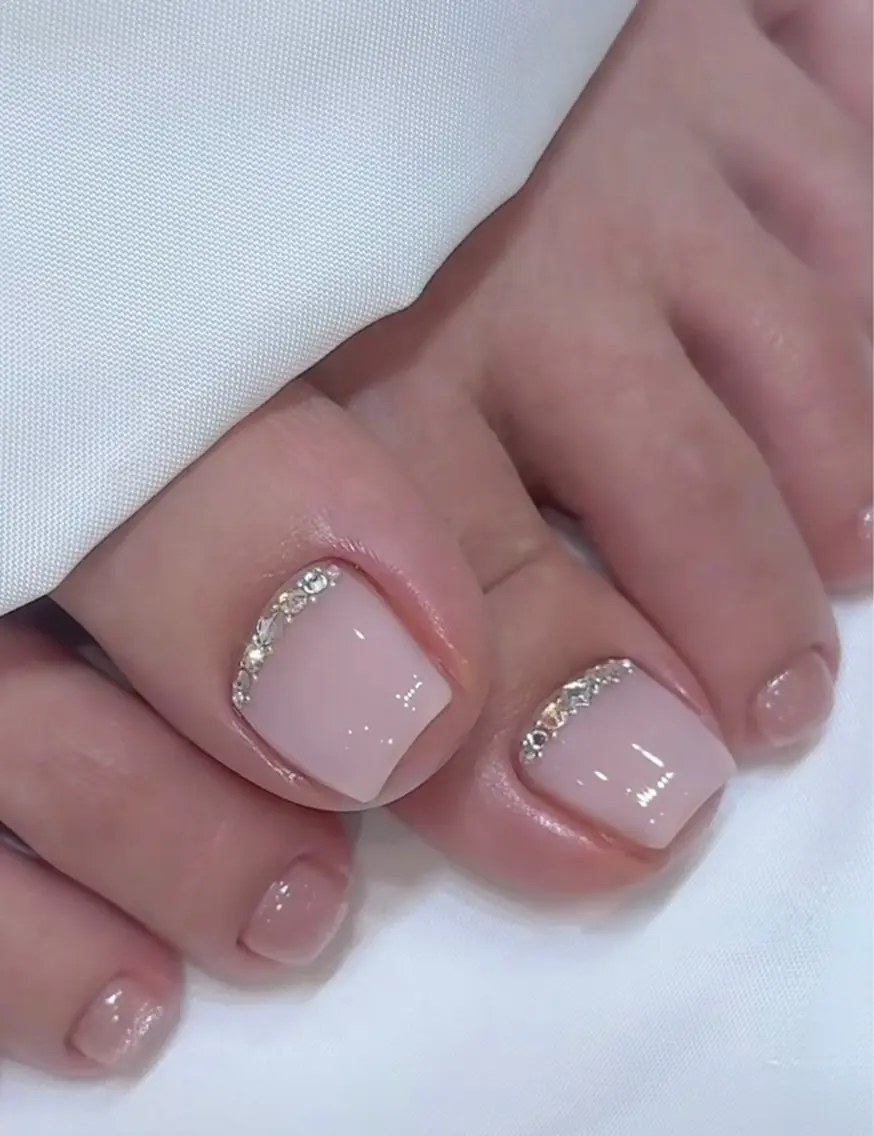 ネイル フットネイル ピンク ピンクベージュ シンプルネイル ストーンネイル NailSalon✨ Écrinエクランのネイルデザイン
