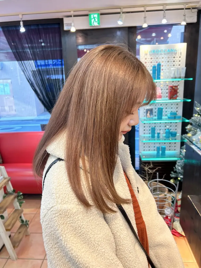 セミロング カラー ベージュカラー ブリーチ ヘアカラー ayaka 大宮のヘアスタイル